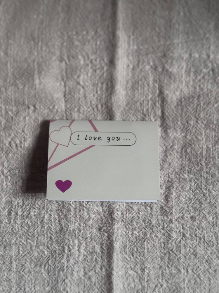 بطاقة بتعبير لطيف I love you