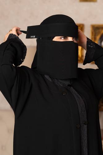 نقاب بتصميم أنيق وعملي 