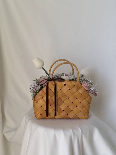 Soft Bloom Basket