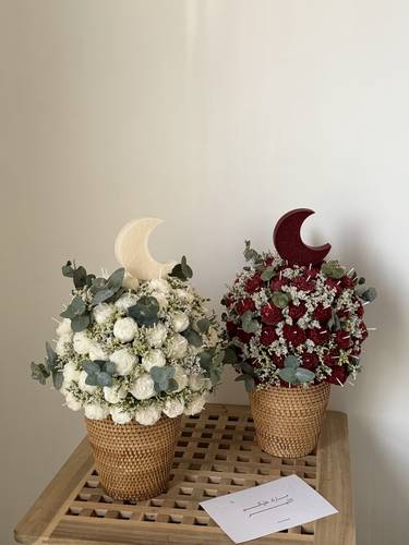 NO.02 Signature Vase 