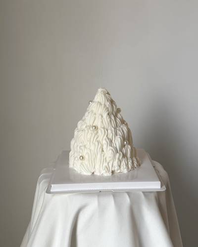 Pearl Snow Candle Cake