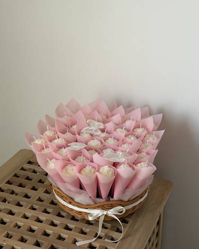Bloom Favours 