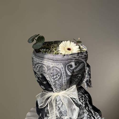 Black Kashmir Blossoms 