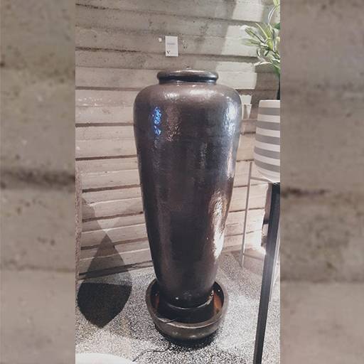 نافورة سيراميك سوداء