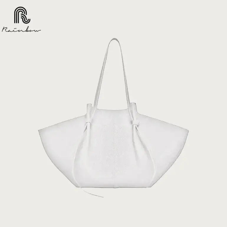 شنطة قوس قزح المطفية – جلد فاخر وسعة كبيرة بتصميم راقٍ