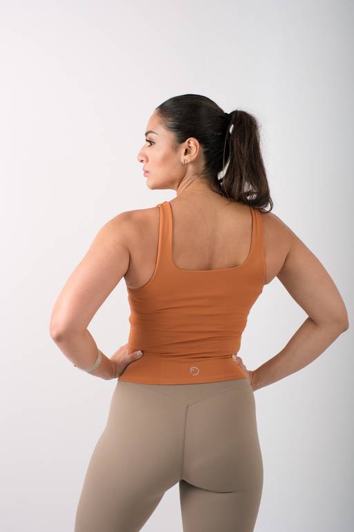 Sculpt-fit top