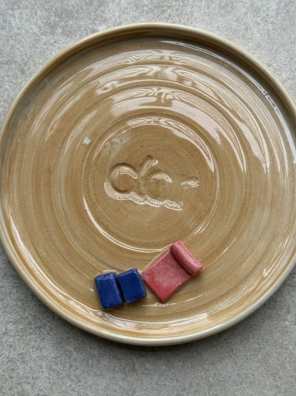 Accessory plate with your favorite sport