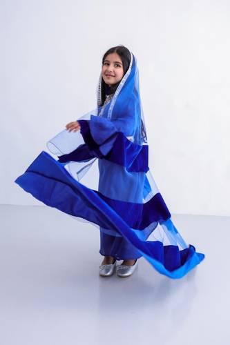 فستان التأسيس الأزرق