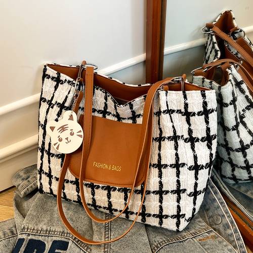 shoulder bag