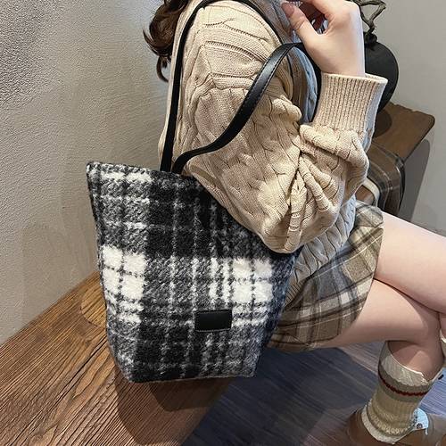 shoulder bag