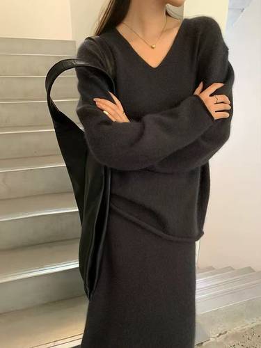 Blouse and skirt set