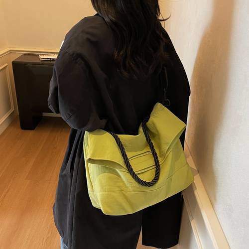 shoulder bag