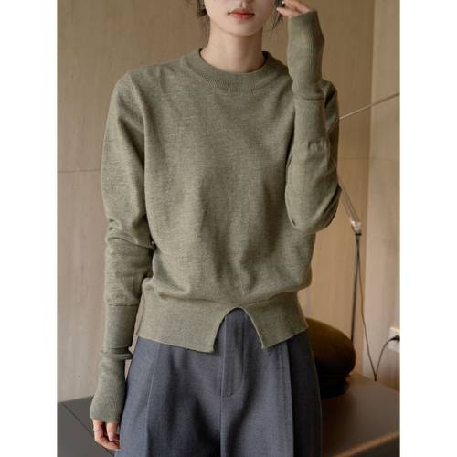 Crew neck wool sweater