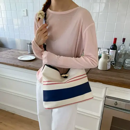 Handbags and bucket bags