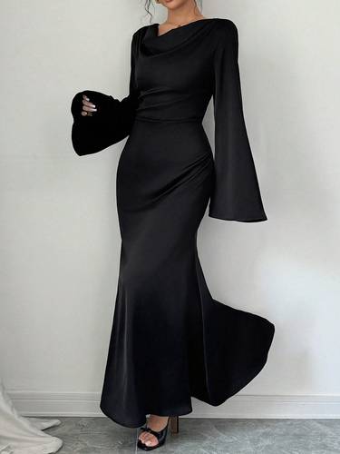 فستان أسود طويل 