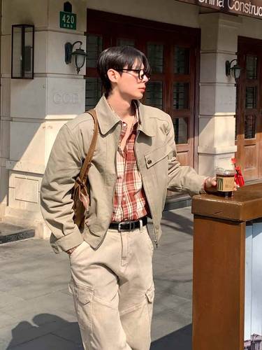 جاكيت بسيط ومتعدد الاستخدامات بسحاب