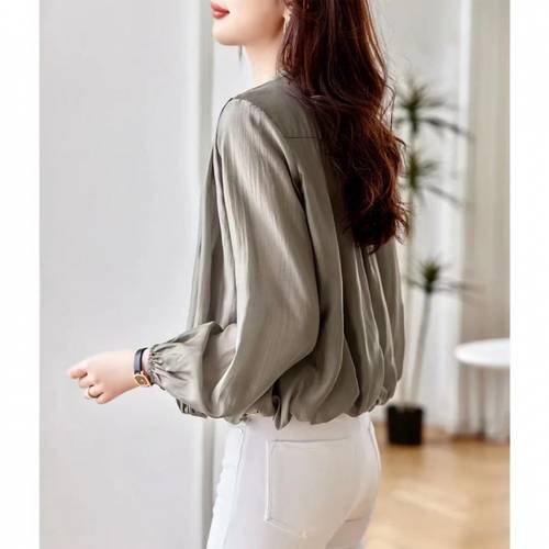 Lightweight Women’s Summer Jacket with Trendy Design