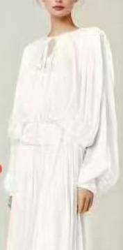 Long dress with puffed sleeves