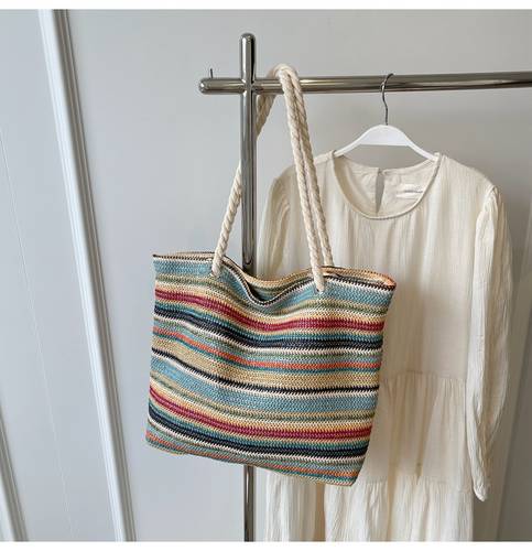 Resort-style straw bags