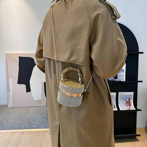 Bucket bag