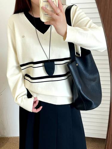 Long sleeve outerwear blouse