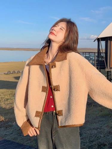 Women's short winter jacket