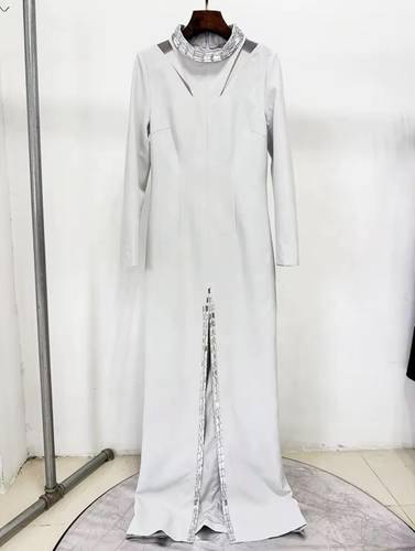 فستان رمادي 