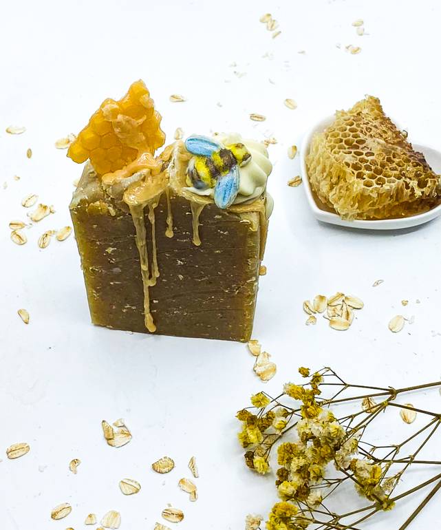 صابونة الزيت والعسل والشوفان