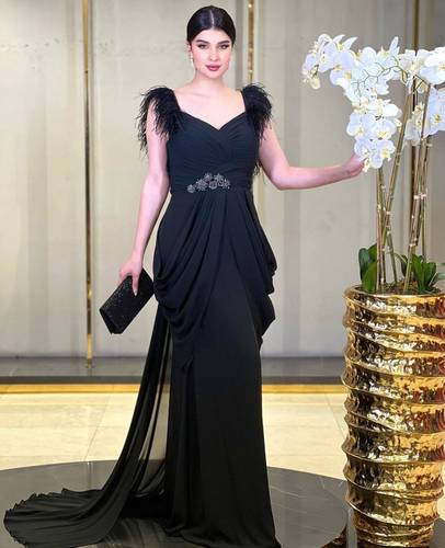 فستان اسود ناعم