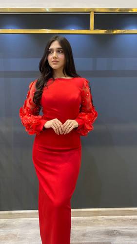 فستان احمر ناعم 