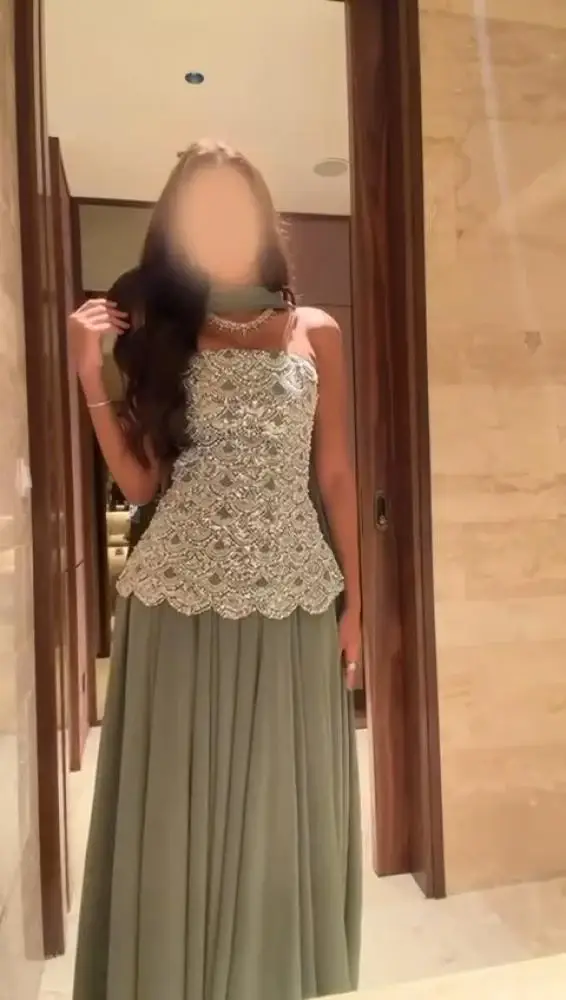 فستان سهرة بريق الزمرد وقصة الكلوش الساحرة