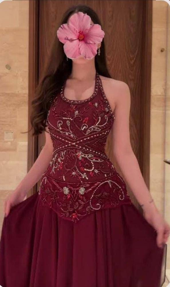 فستان سهرة عودي شيفون تطريز يدوي متقن