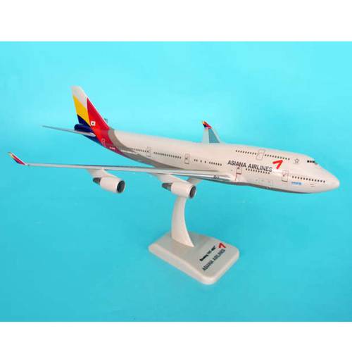 مجسم طيران آسيانا B747-400 مقاس 1:200 بلاستيك صلب