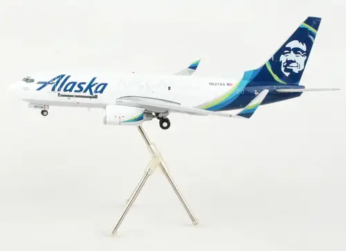مجسم طائرة طيران ألاسكا للشحن B737-700BDSF مقاس 1:200 حديد من GeminiJets تسجيل [N627AS]