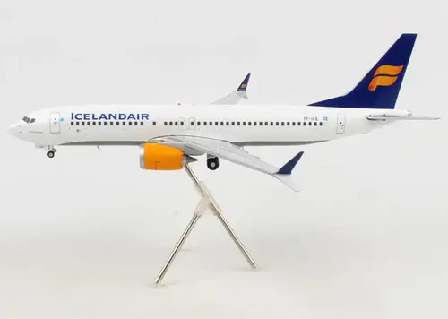 IcelandAir Boeing 737 Max 8 1:200 Scale Diecast Model by GeminiJets [TF-ICE]