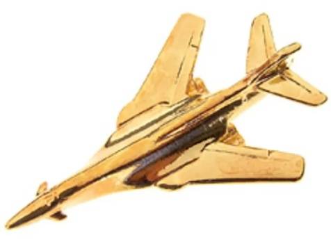 شارة دبوس (بروش) شكل قاذفة B-1B مطلية بالذهب