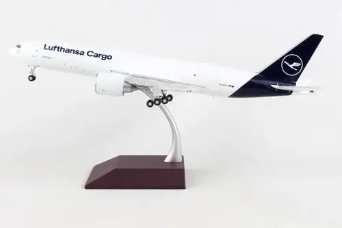 مجسم طائرة لوفتهانزا للشحن B777-200LRF مقاس 1:200 حديد من GeminiJets تسجيل [D-ALFA]