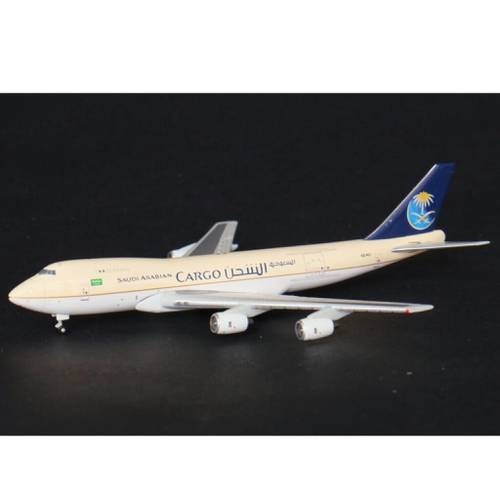 مجسم الخطوط السعودية للشحن B747-200F مقاس 1:500 حديد