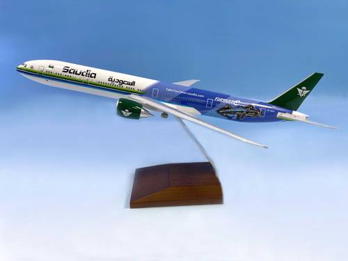 مجسم طائرة الخطوط السعودية B777-300ER صبغة 