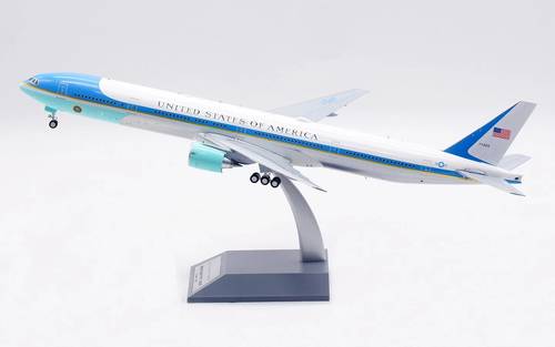 USA Presidential Boeing 777-300ER 1:200 Scale Model Diecast by B Models