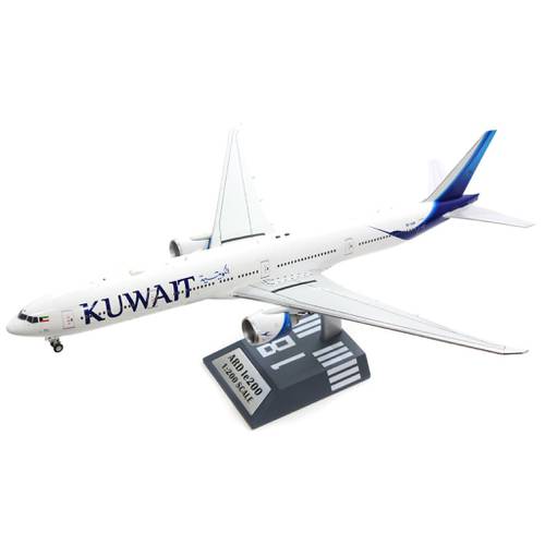 مجسم الخطوط الكويتية B777-300ER مقاس 1:200 حديدAOM