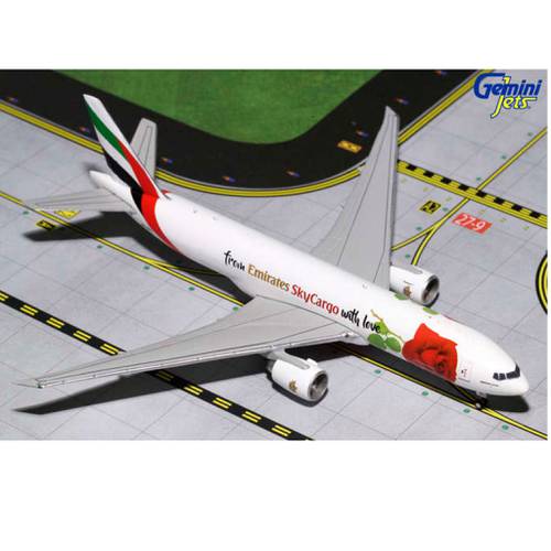 مجسم الإماراتية للشحن B777F صبغة With Love مقاس 1:400 حديد
