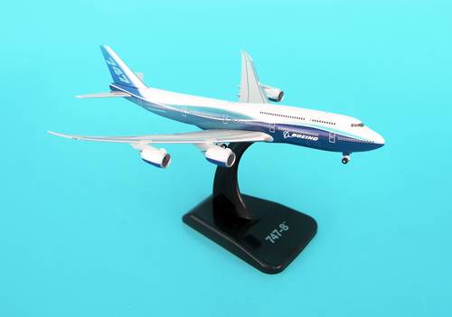 مجسم بوينغ B747-8 مقاس 1:500 حديد + قاعدة