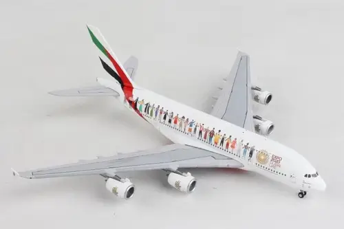 مجسم طائرة طيران الإمارات A380 مقاس 1:400 حديد صبغة 