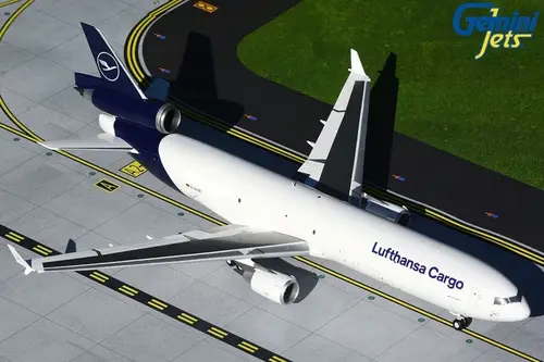 مجسم طائرة لوفتهانزا للشحن MD-11F مقاس 1:200 حديد من GeminiJets تسجيل [D-ALCD]