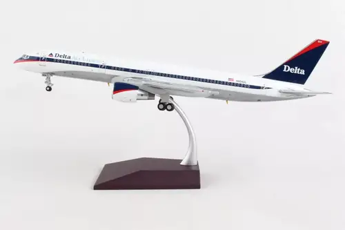 مجسم طائرة طيران ديلتا B757-200 مقاس 1:200 حديد من GeminiJets تسجيل [N604DL]