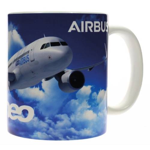كوب زجاج شعار وصورة طائرة A320neo من Airbus
