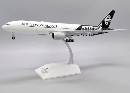 مجسم طائرة طيران نيوزيلاند B777-200ER مقاس 1:200 حديد من JC Wings تسجيل [ZK-OKF]
