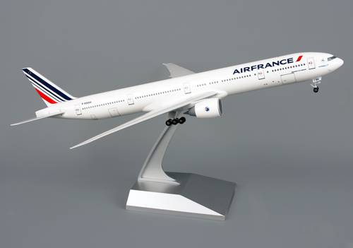 مجسم طيران فرنسا B777-300ER مقاس 1:200 بلاستيك صلب