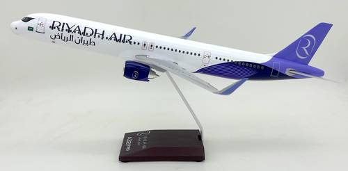 مجسم طائرة طيران الرياض A321neo مقاس 1:100 طول 44 سم بلاستيك صلب / ريزن (الصبغة البيضاء) مع قاعدة خشبية